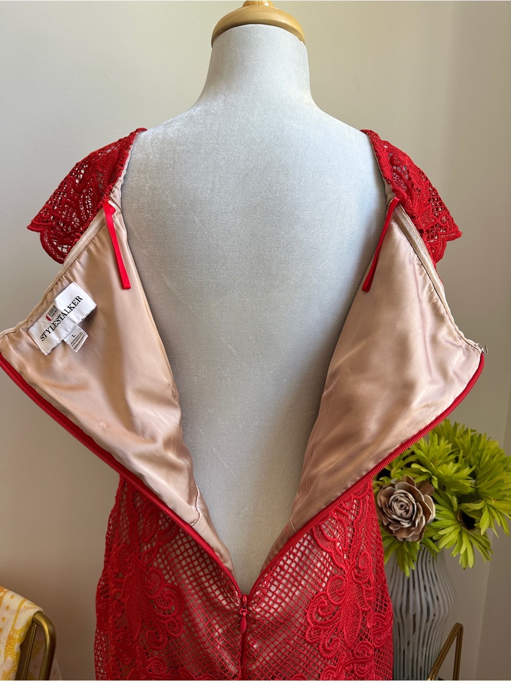STYLESTALKER Red Lace Overlay Dress - Picture 6 of 14